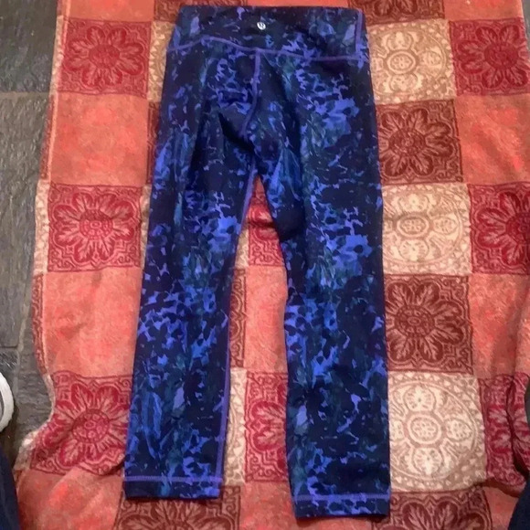 Lululemon wonder under crop 11 - Picture 7 of 10